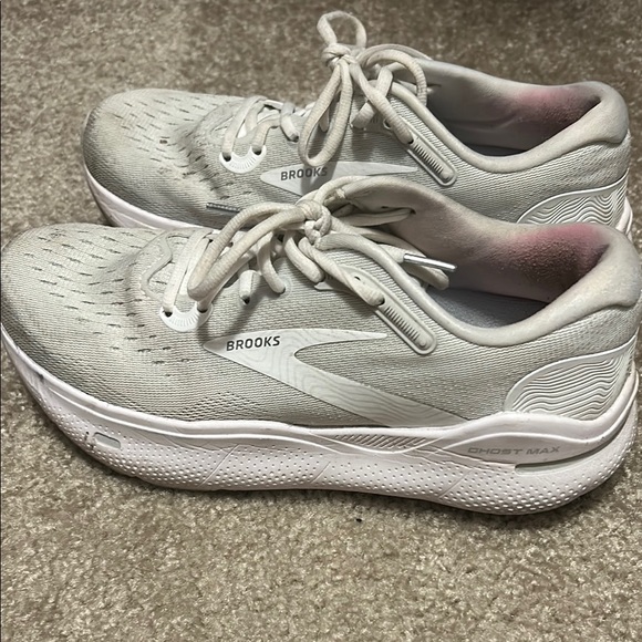 Brooks Ghost Max - Picture 2 of 5